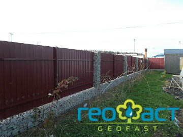 Комбинированный забор из габионов Геофаст